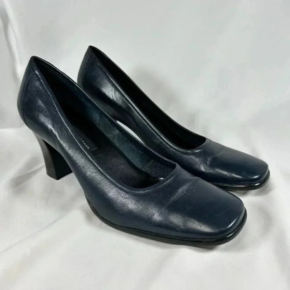 Etienne Aigner Bloom Size 10M Square Toe Navy Heels Office Business Work - Picture 1 of 11